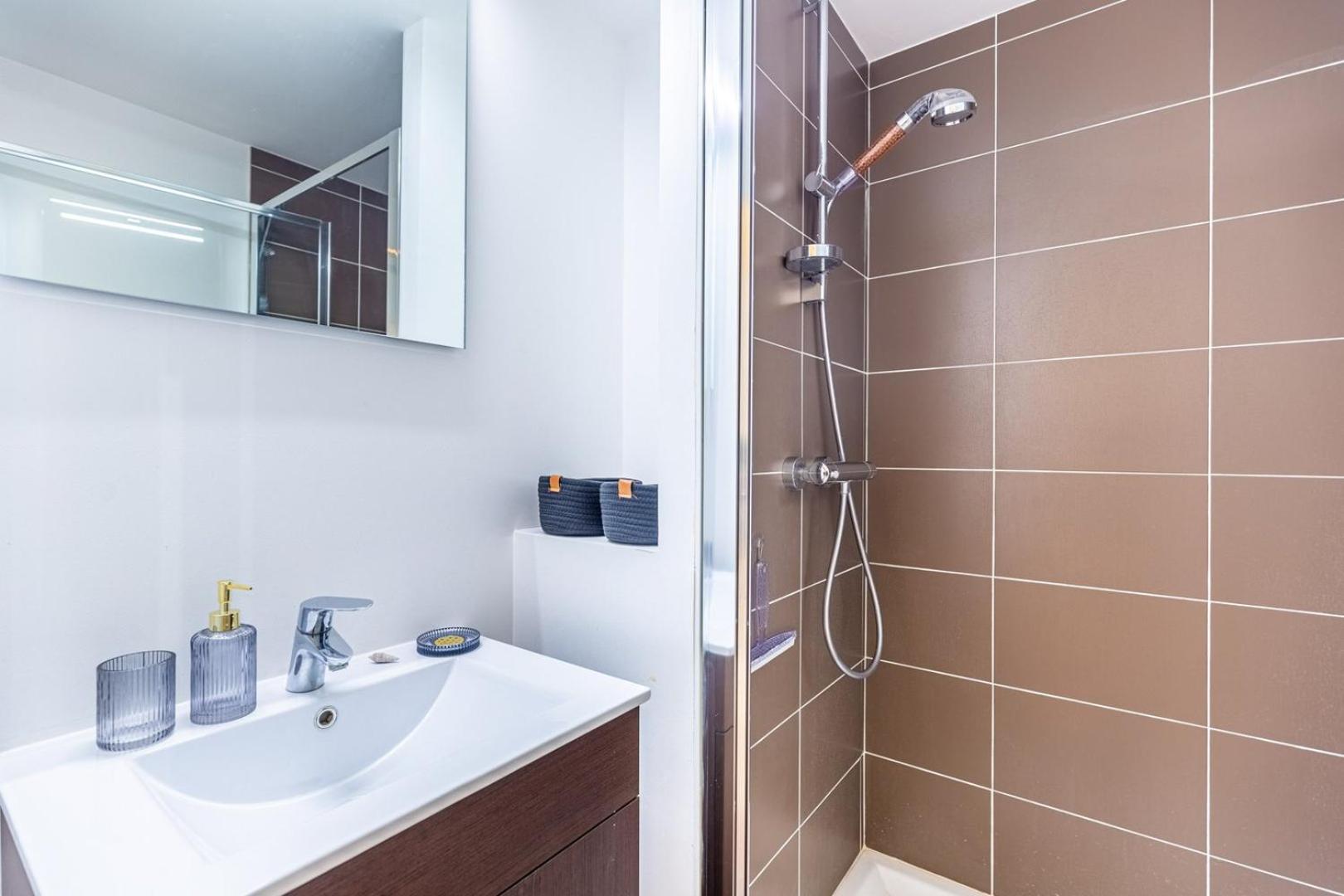 Guestready - Cozy Apt In Frederic & Isabelle Place Bordeaux Luaran gambar